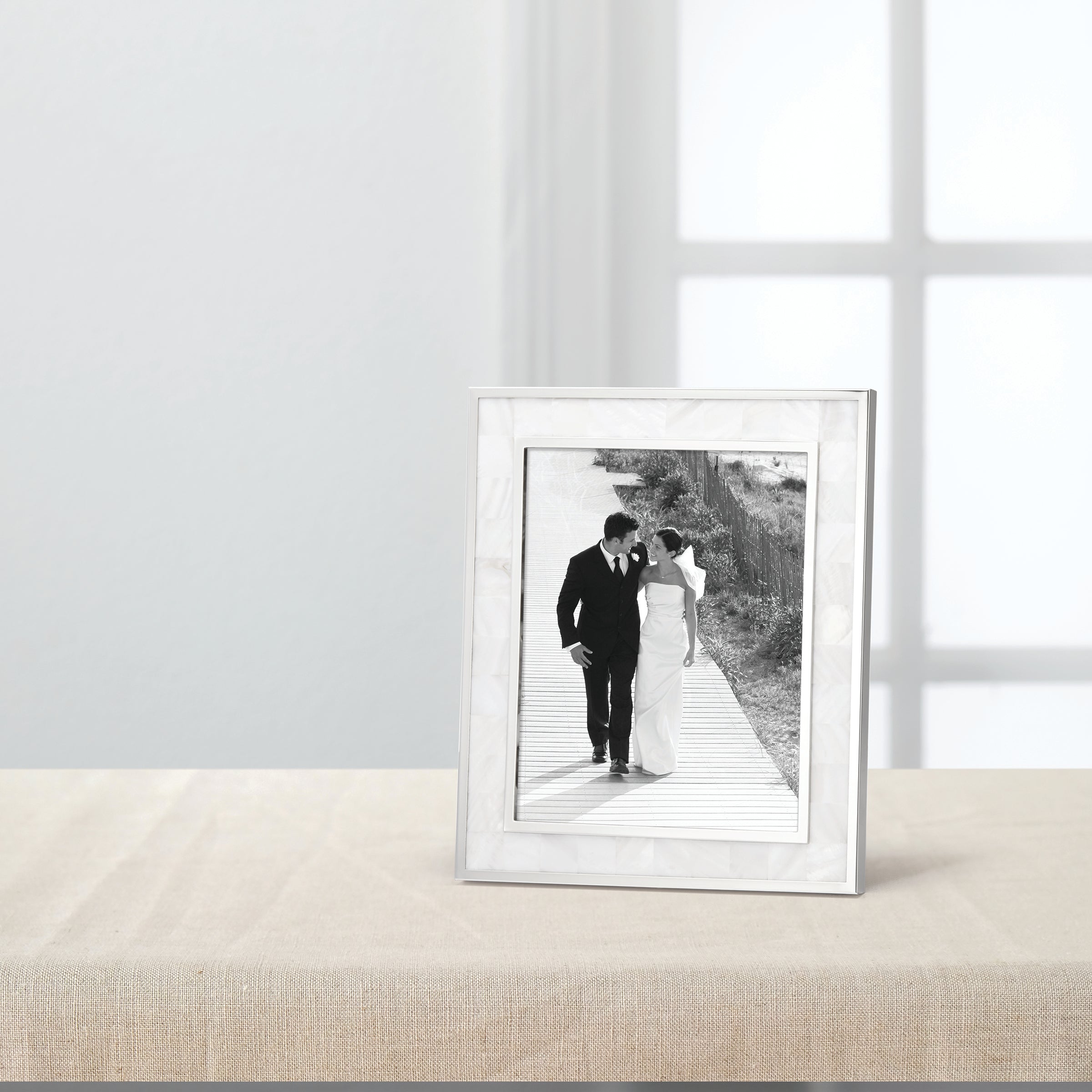 Mother Of Pearl 8 x 10 Photo Frame - Image 3