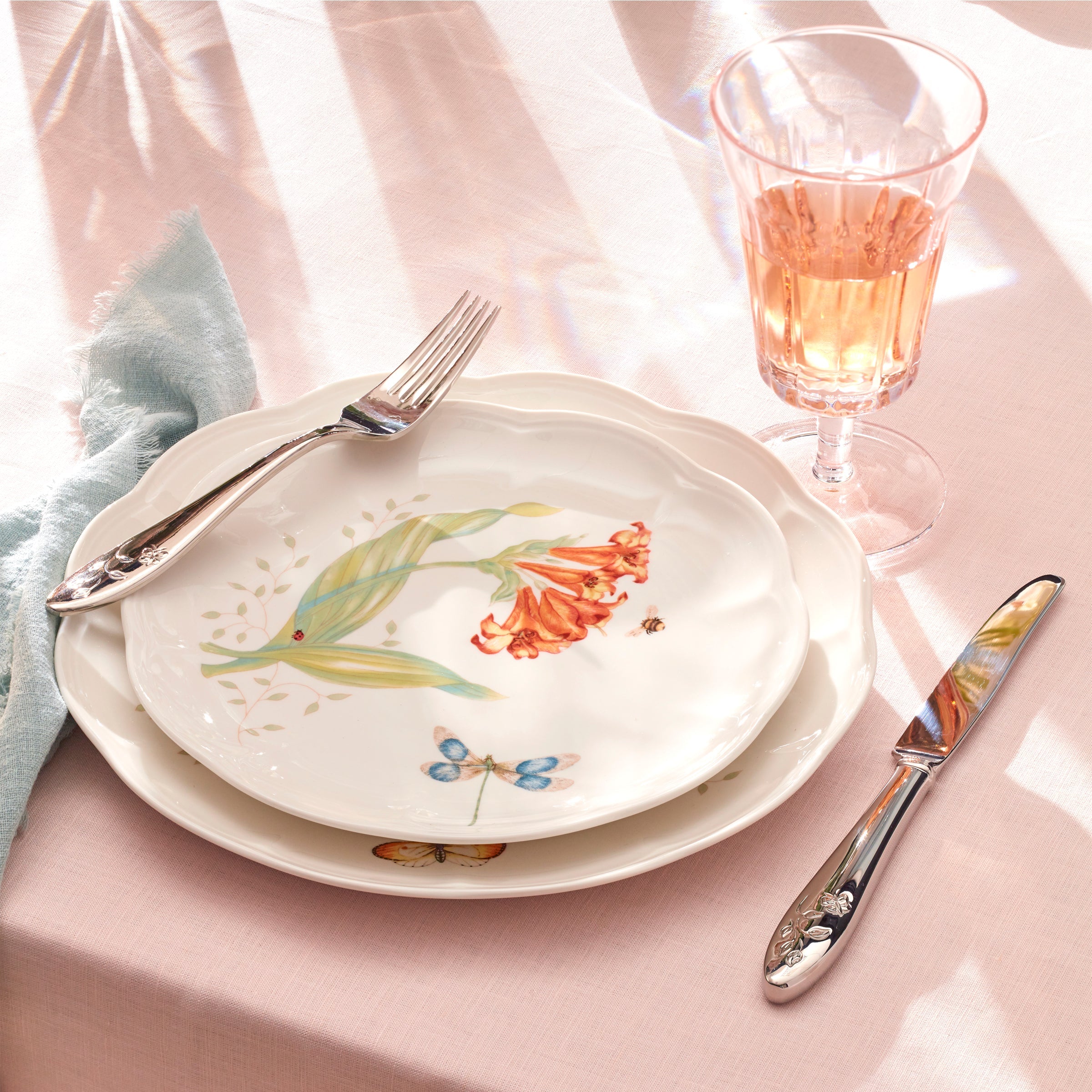 Butterfly Meadow 18-Piece Dinnerware Set - Image 3