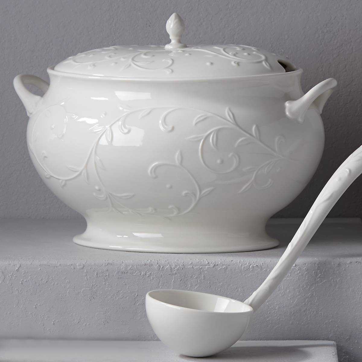 Opal Innocence Carved Soup Tureen Set - Image 2