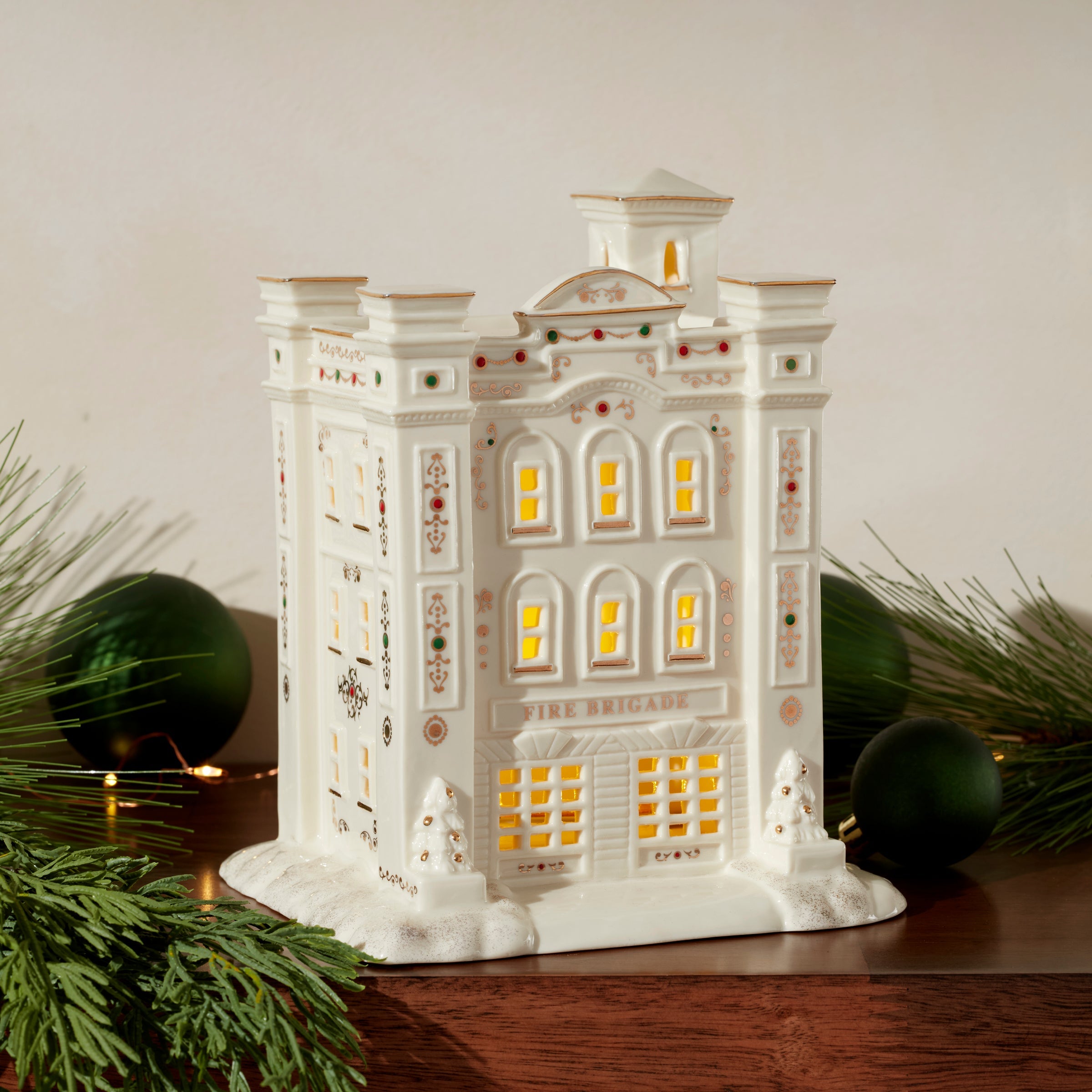 Mistletoe Park Lit Fire House - Image 5