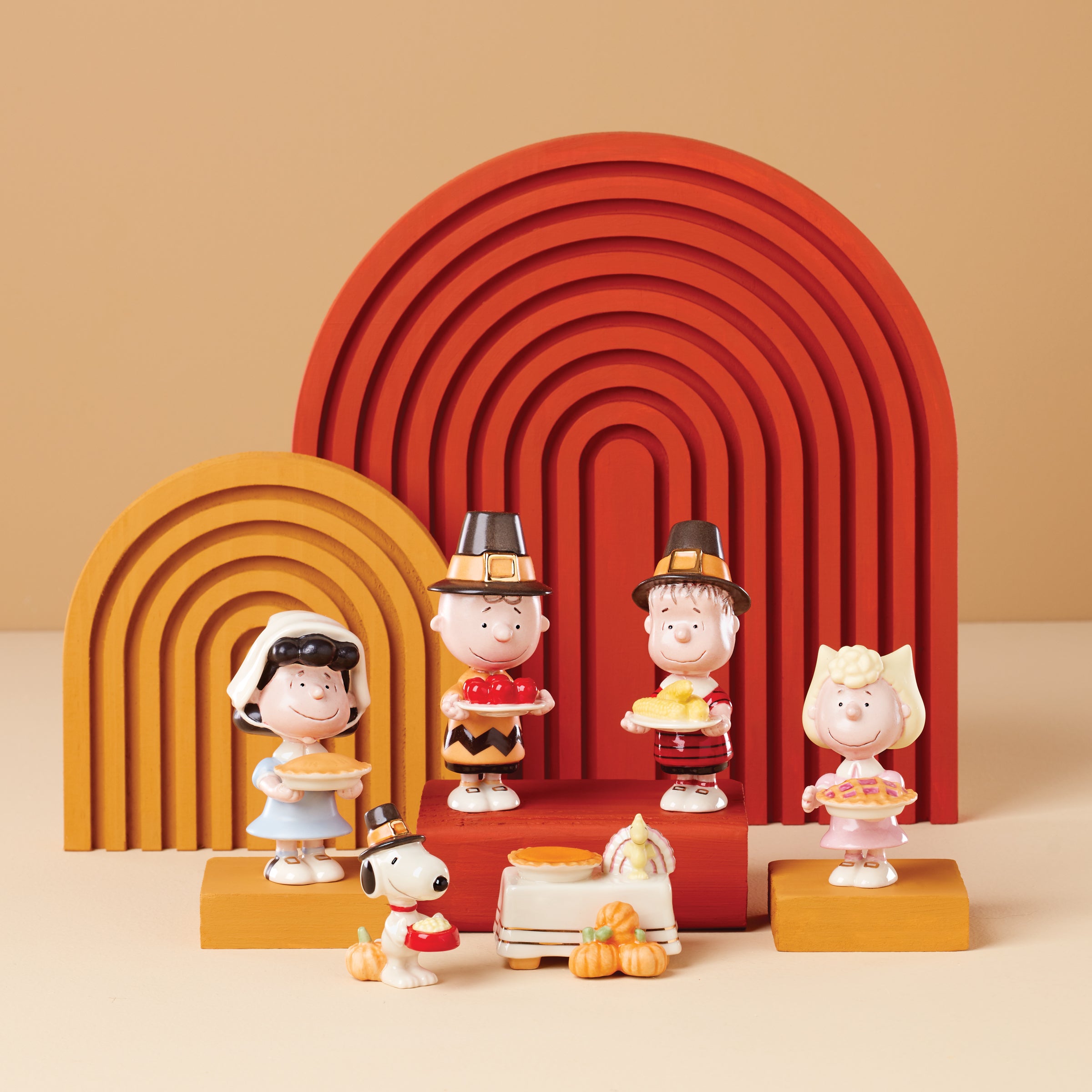 Peanuts 6-Piece Thanksgiving Figurine Set - Image 2