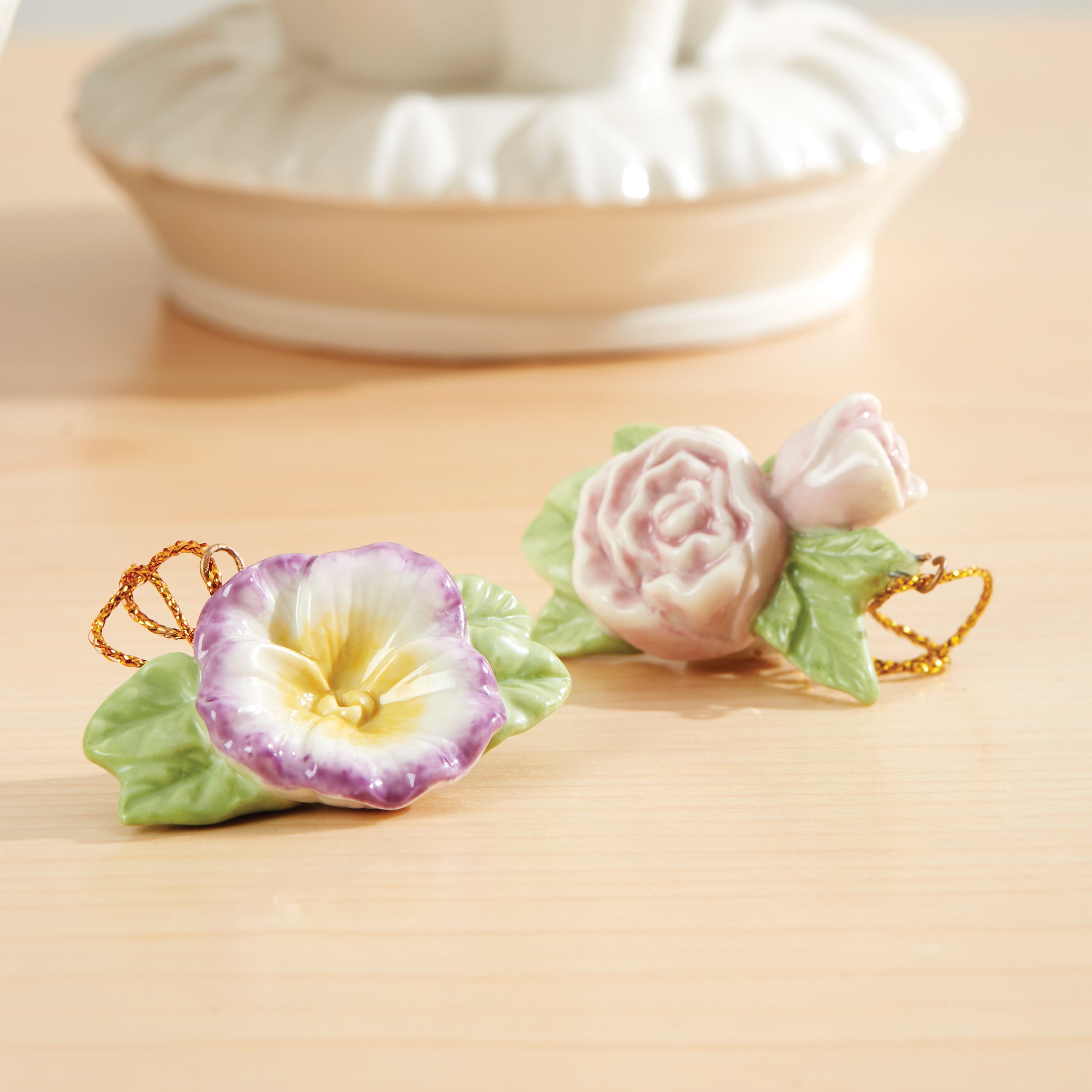 Celebrate Flowers 10-Piece Ornament Set - Image 8