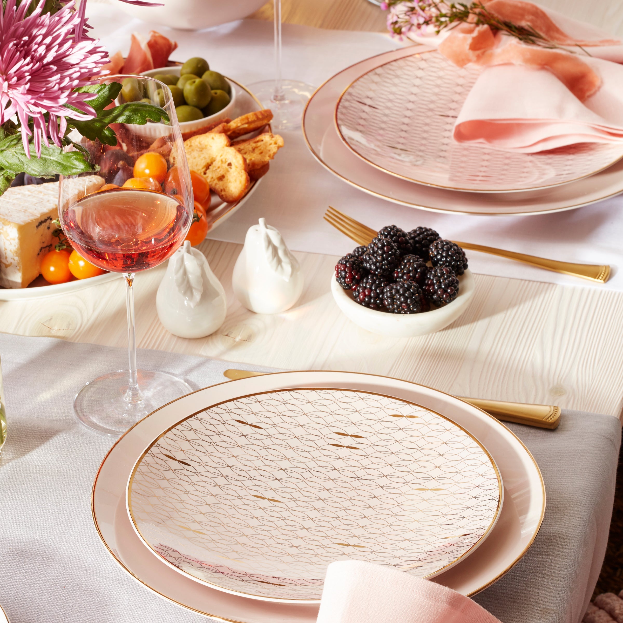Trianna Blush 4-Piece Place Setting - Image 4