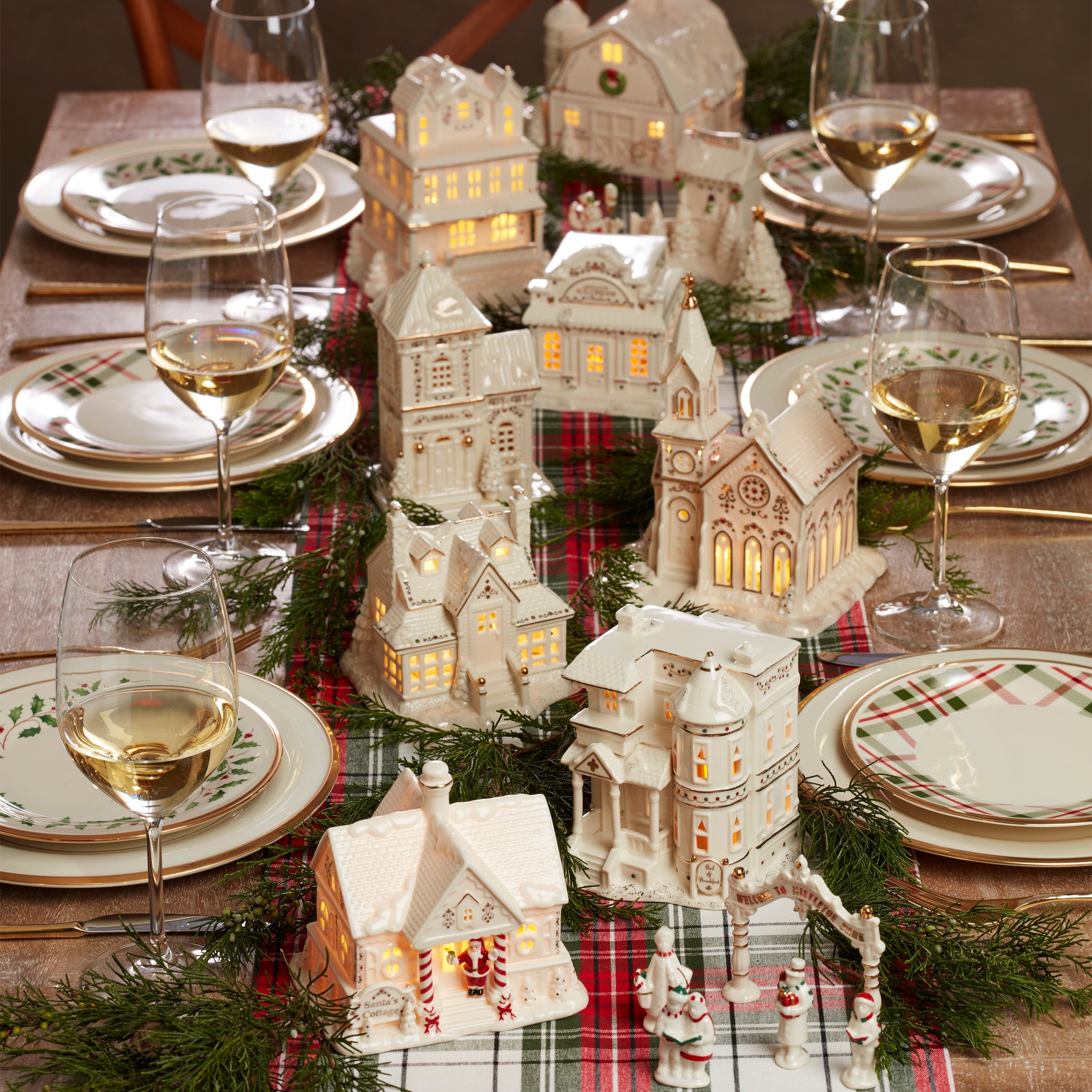 Mistletoe Park Victorian House Lit Figurine - Image 4