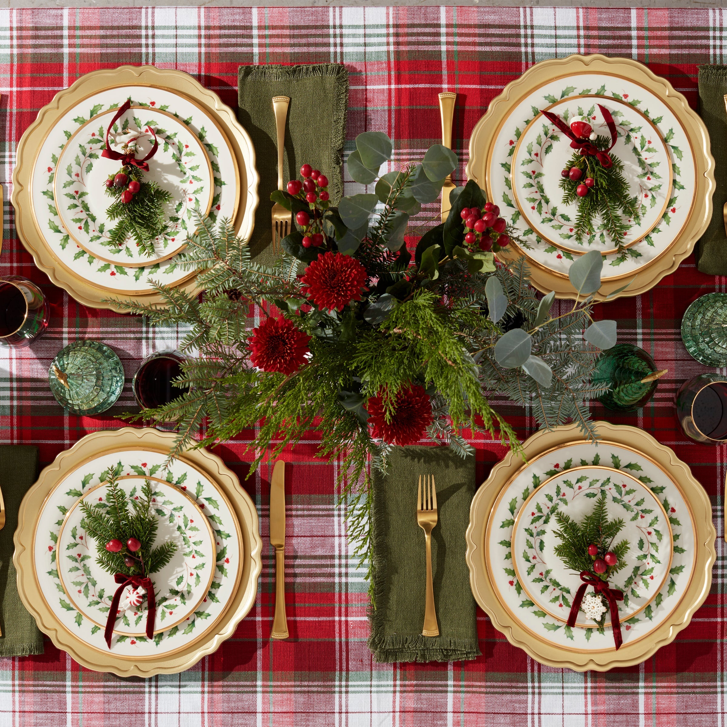 Holiday 12-Piece Plate & Bowl Set - Image 11