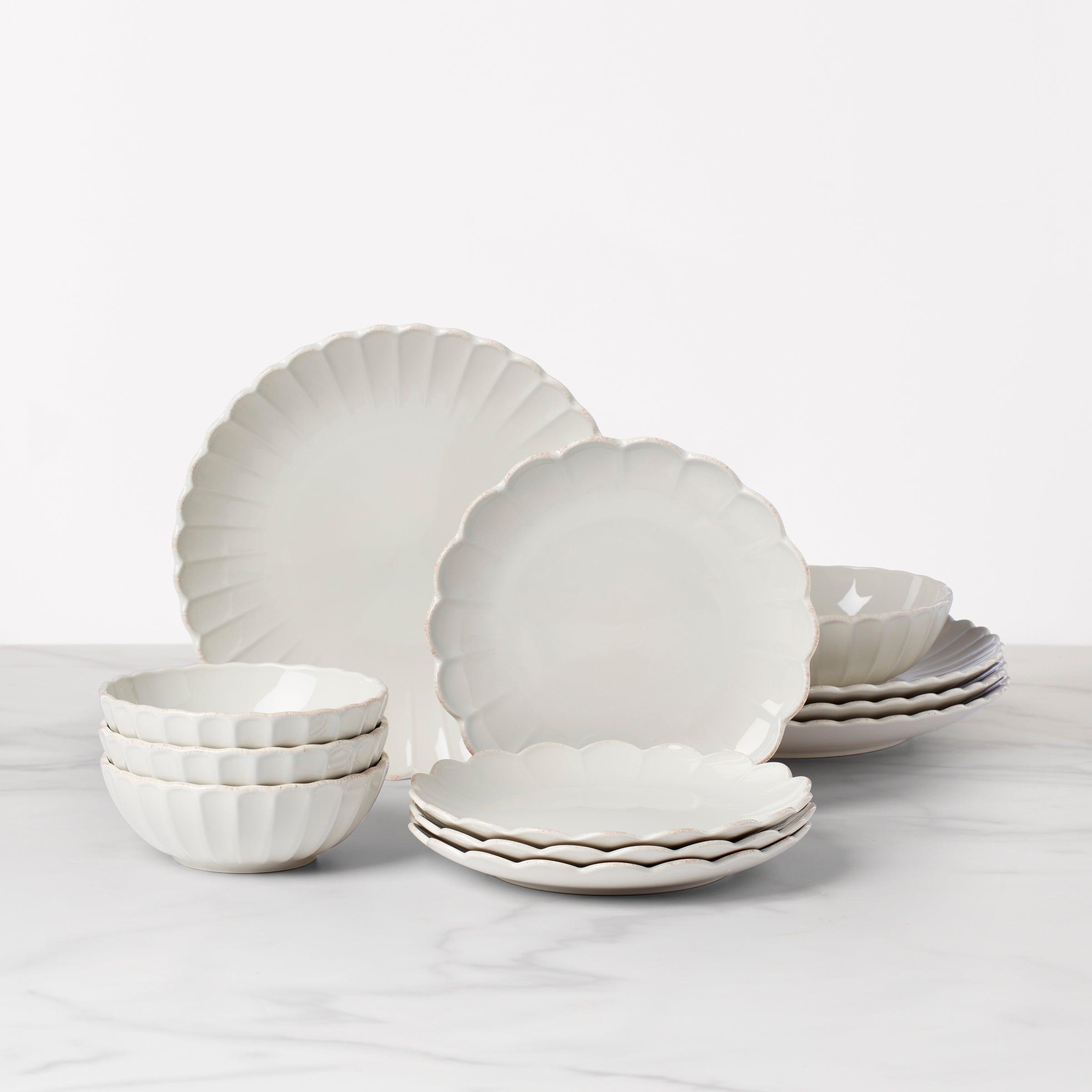 French Perle Scallop 12-Piece Dinnerware Set