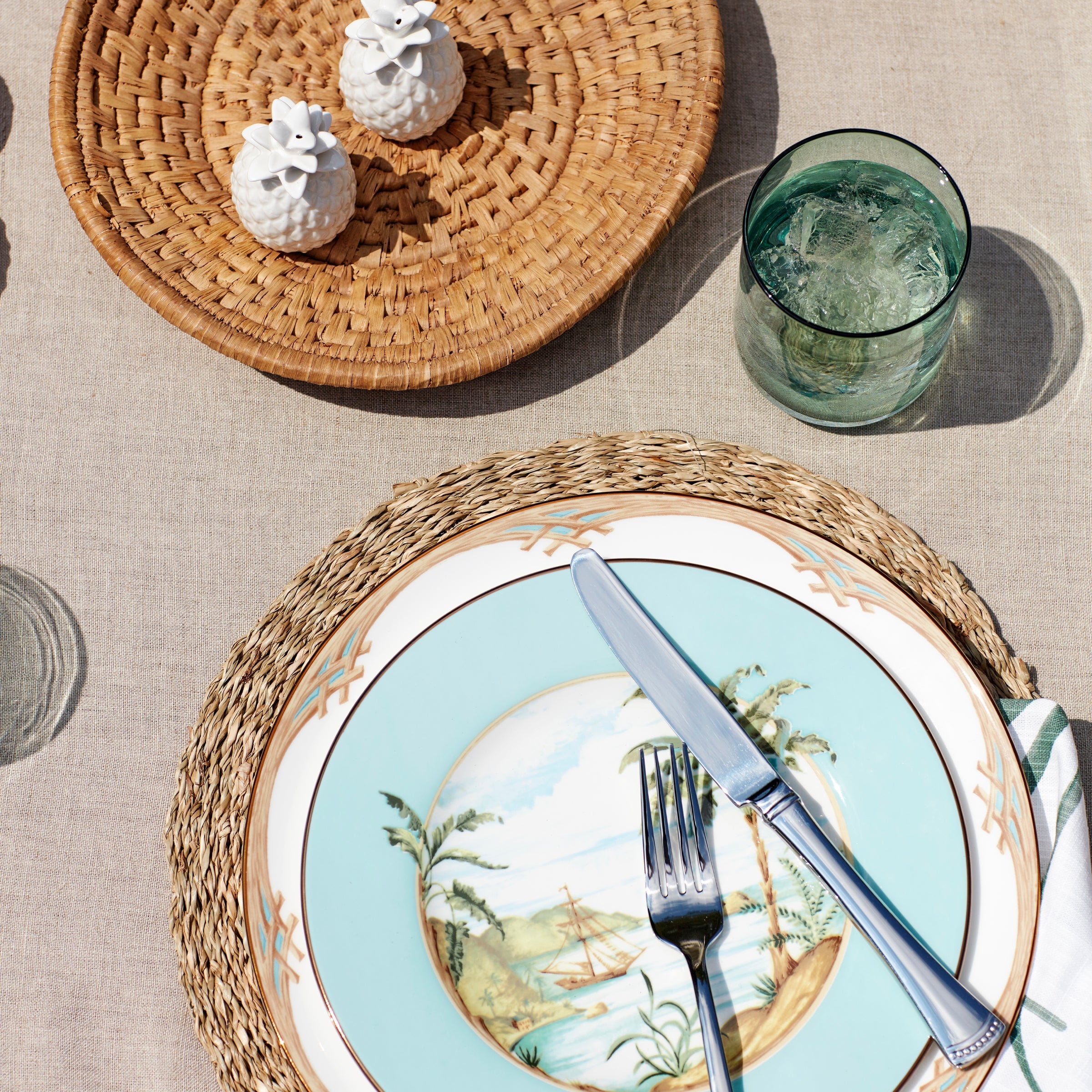 British Colonial Tradewind Accent Plate - Image 9