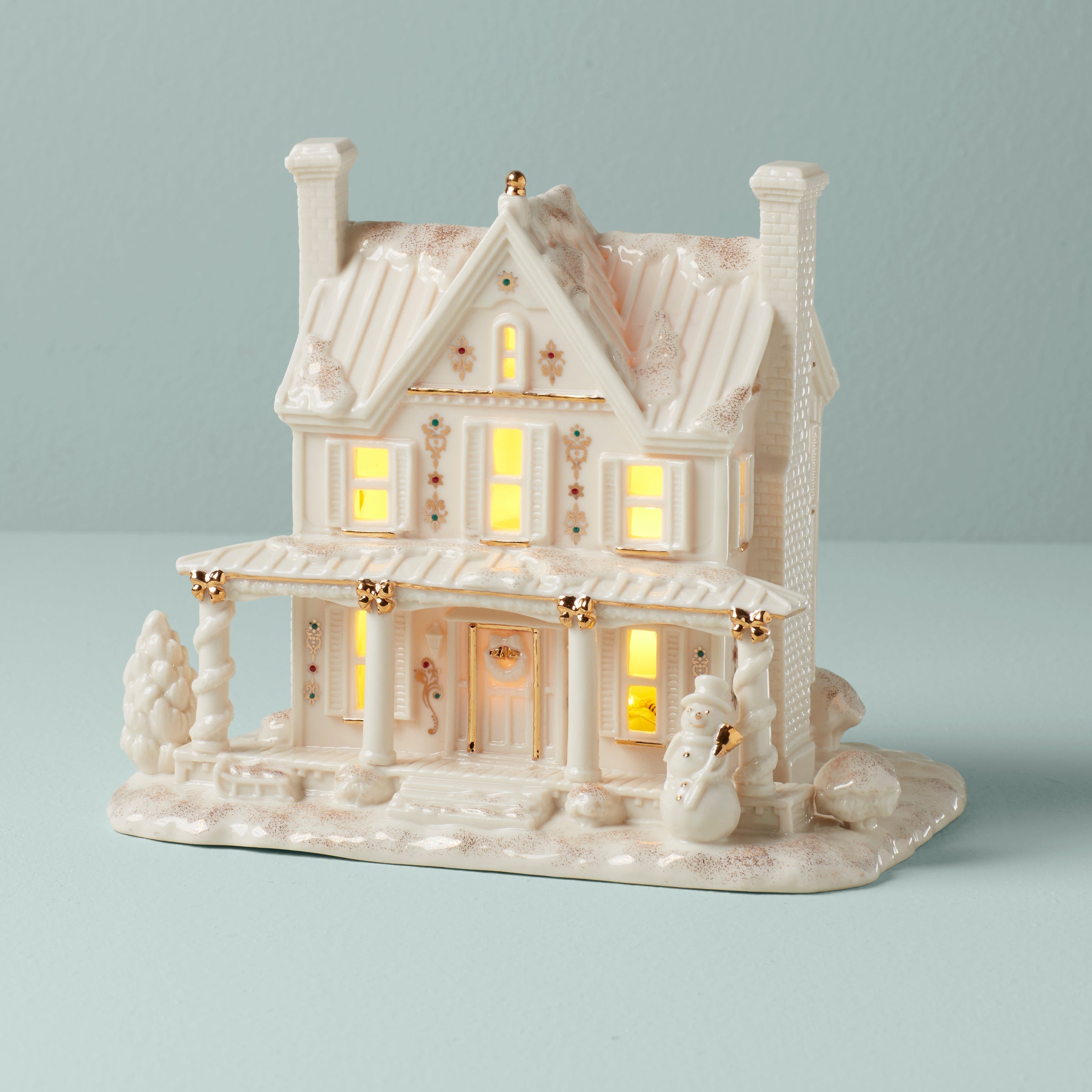 Mistletoe Park Lit Farmhouse Figurine
