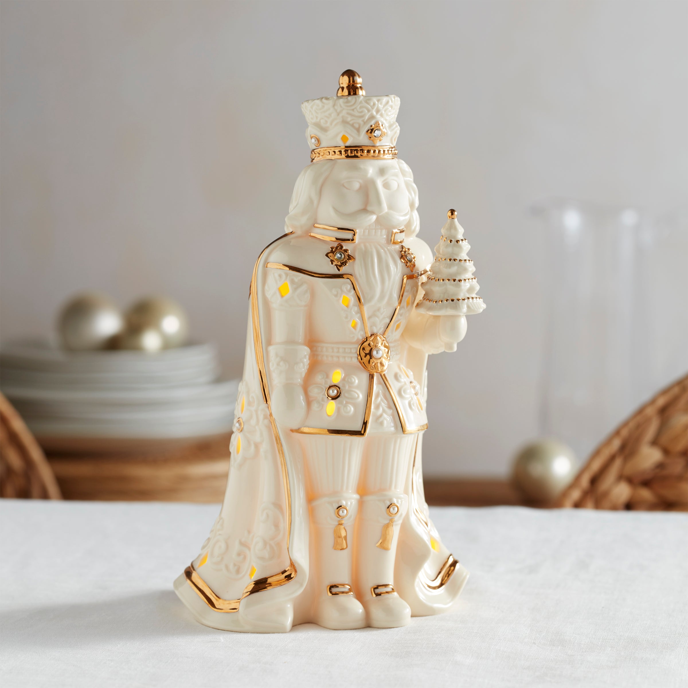 Florentine & Pearl Lit Nutcracker Figurine - Image 5
