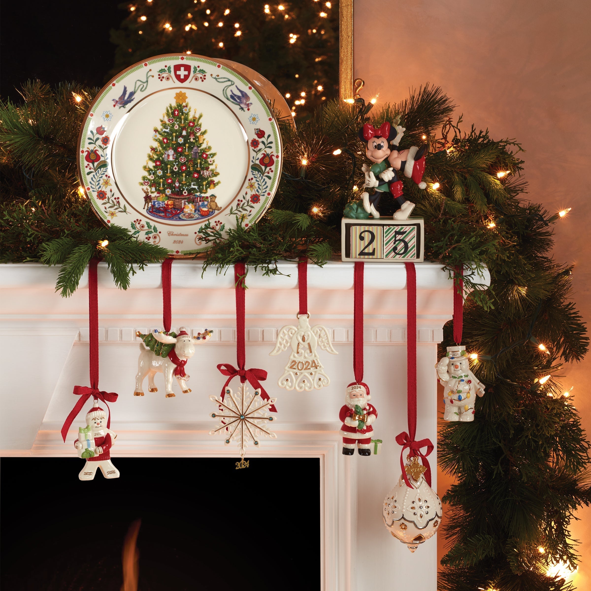 Disney's Mickey & Minnie Countdown Figurine - Image 2