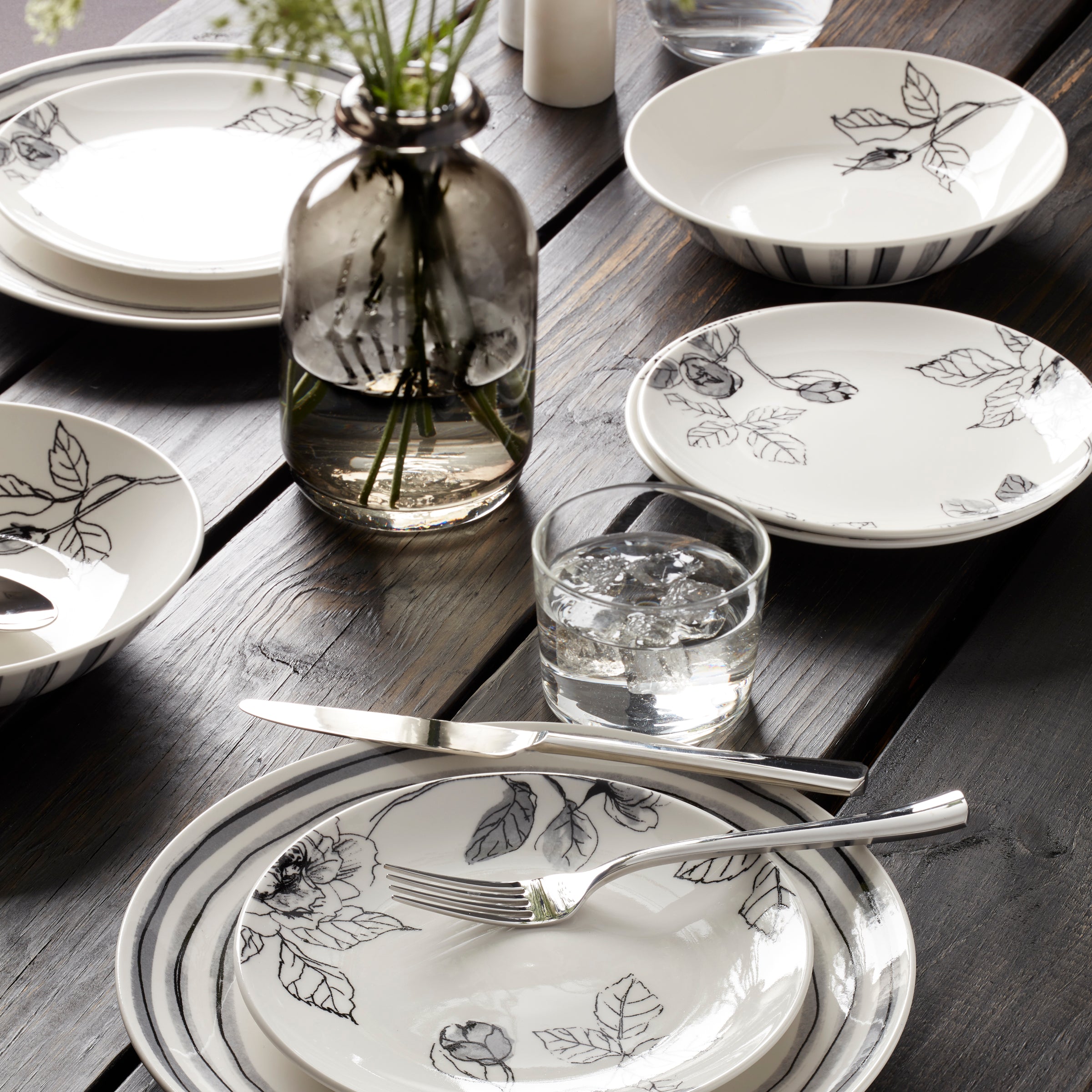 Sketchbook 12-Piece Dinnerware Set - Image 4