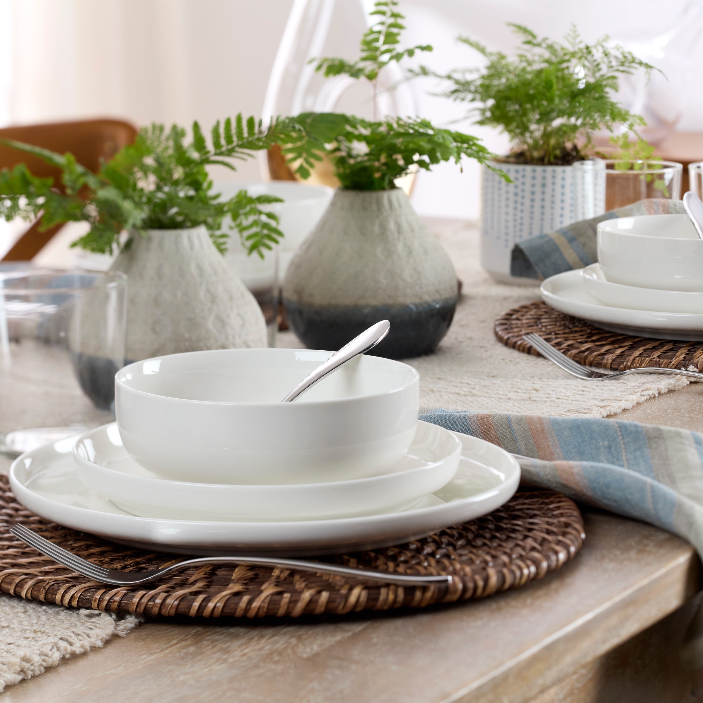 24 Seven White 12-Piece Dinnerware Set - Image 4