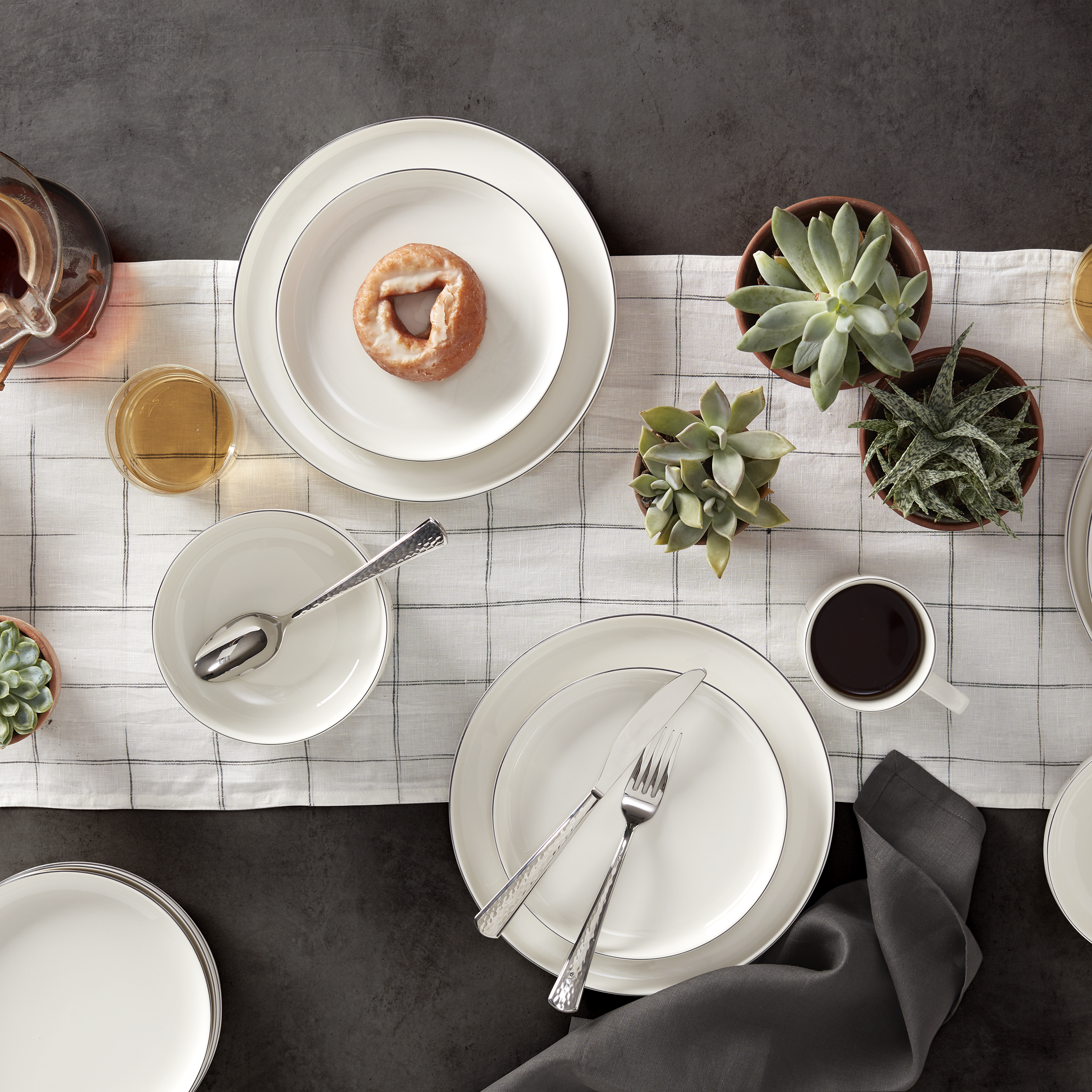 24 Seven Black Rim 12-Piece Dinnerware Set - Image 3