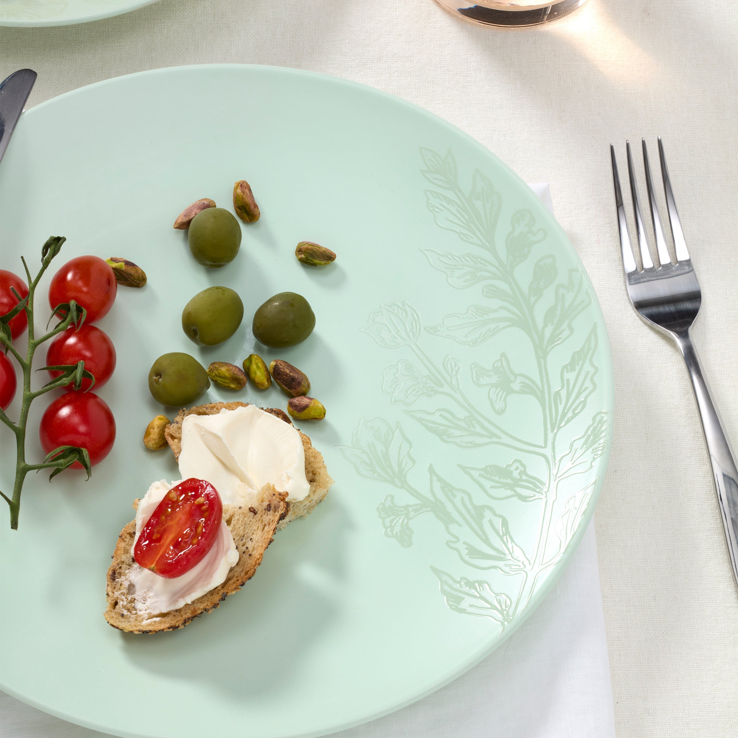 Roseto Soft Sage 12-Piece Dinnerware Set - Image 5