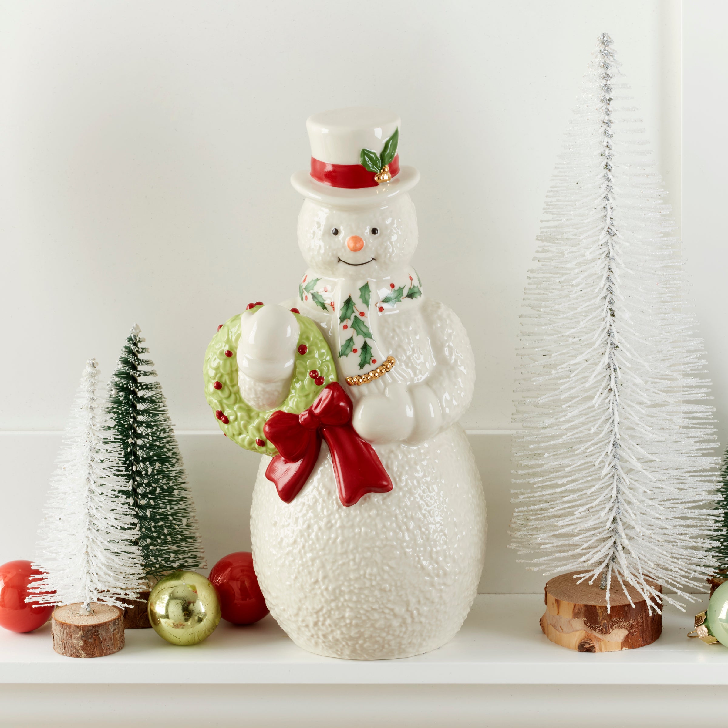 2025 Snowman With Wreath Figurine - Image 3
