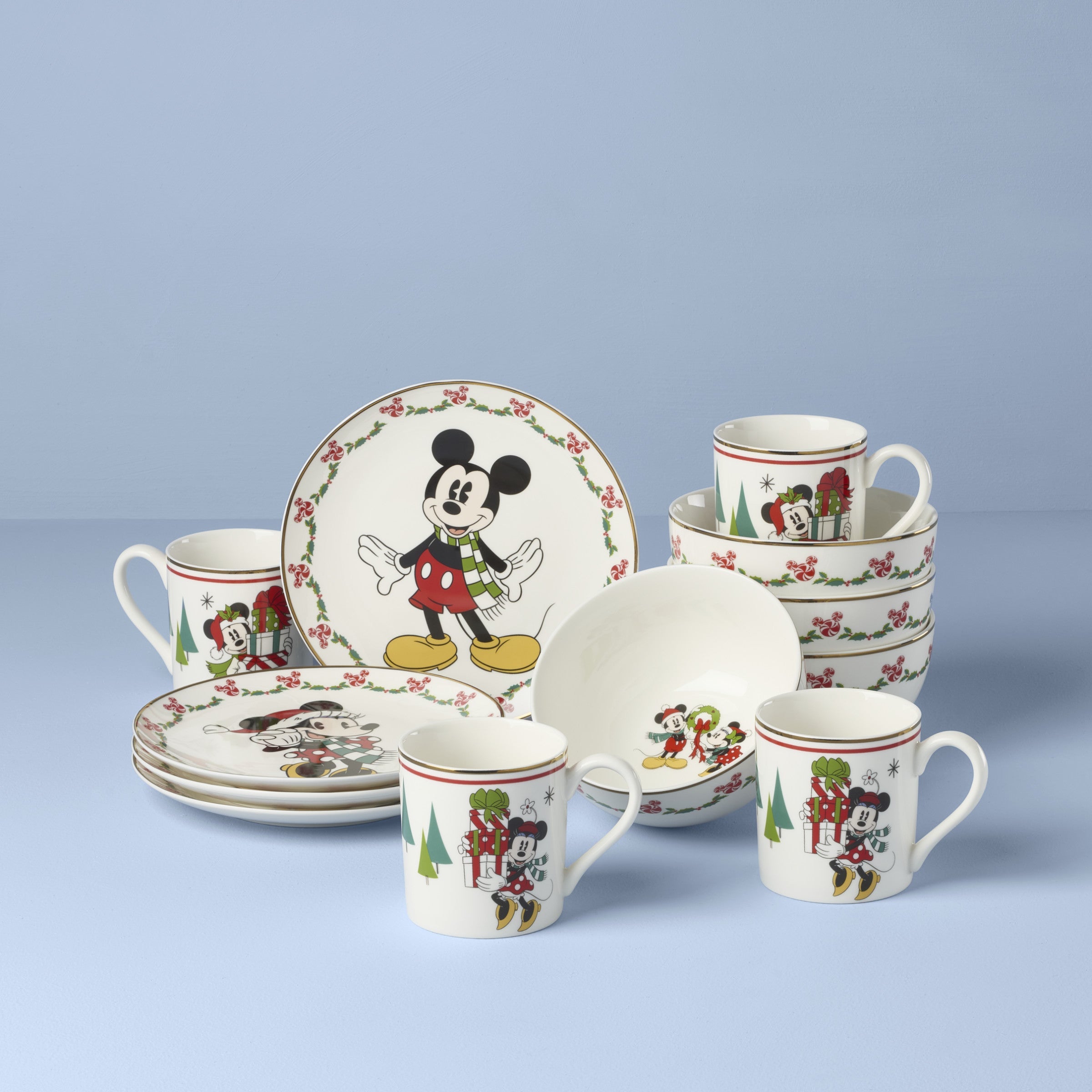 Disney Holiday 12-Piece Dessert Set