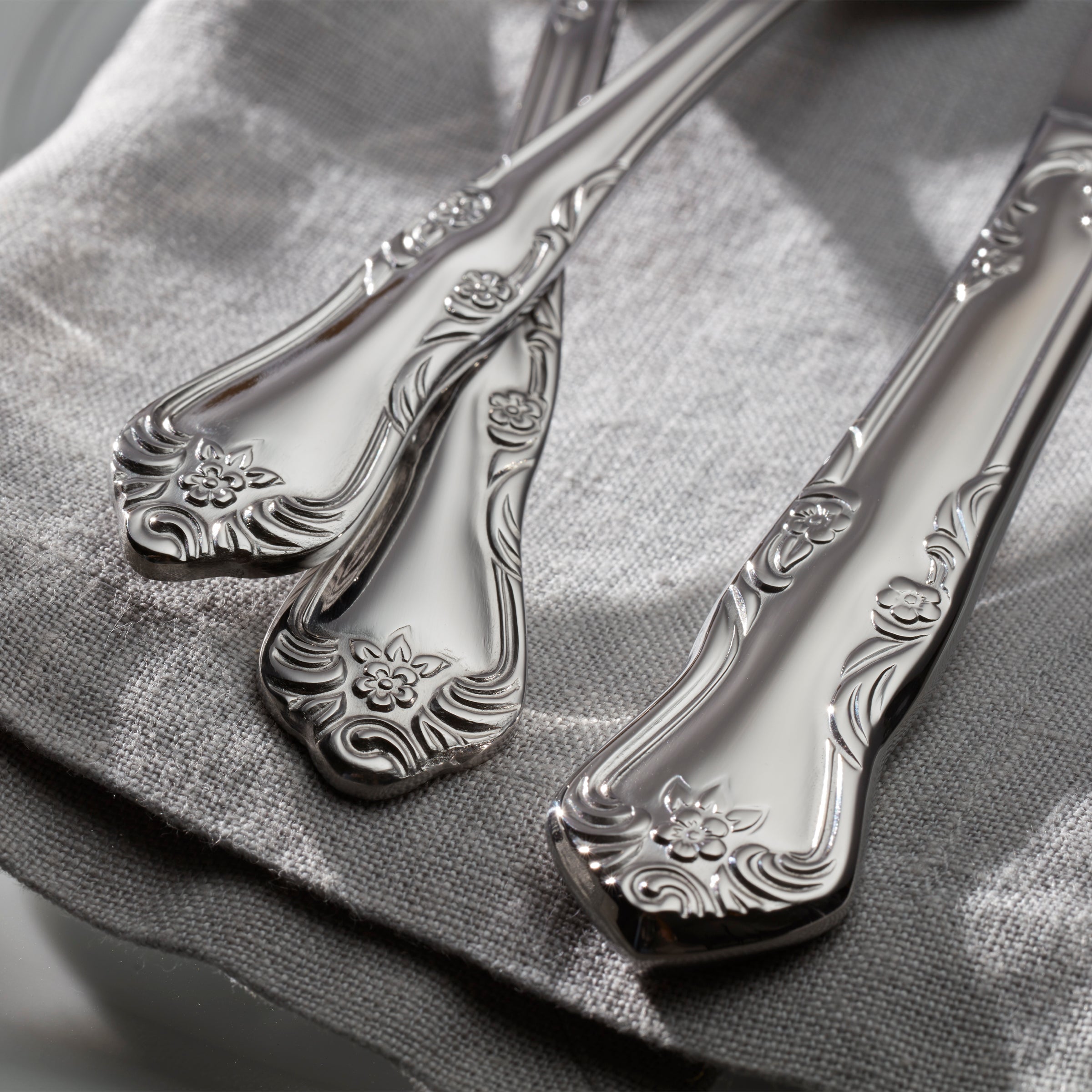 Azalea 20 Piece Flatware Set - Image 4